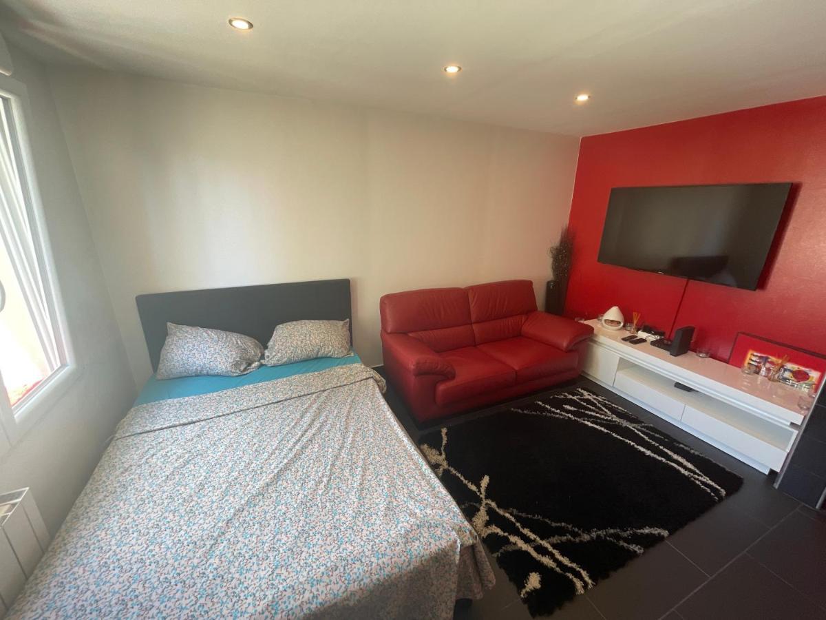 Zekri Apartment ลิวรี-การ์กอง ภายนอก รูปภาพ