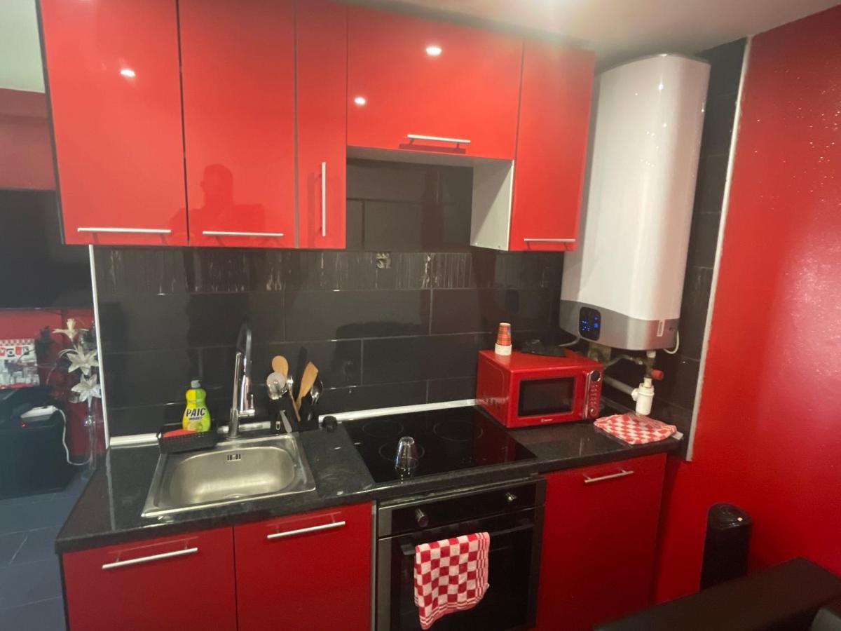 Zekri Apartment ลิวรี-การ์กอง ภายนอก รูปภาพ